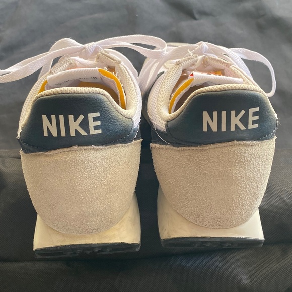 Nike sneakers - Picture 3 of 4